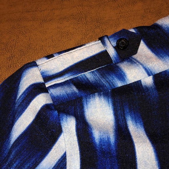 Calvin Klein Lightweight Abstract Blue Top Shirt M - Picture 5 of 12